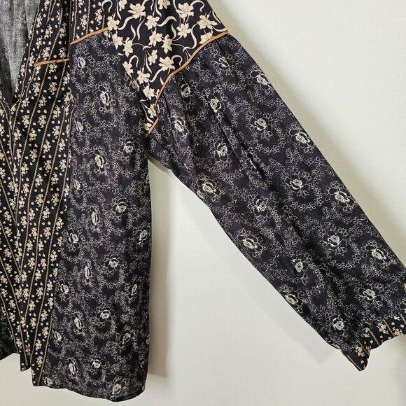 NWOT PAIGE FLORAL BOHO SPLIT V NECK LONGSLEEVES TOP SIZE M - Picture 7 of 15